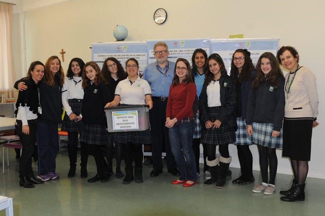 Banca da PUC PR avalia apresentação das alunas da Unidade Mananciais