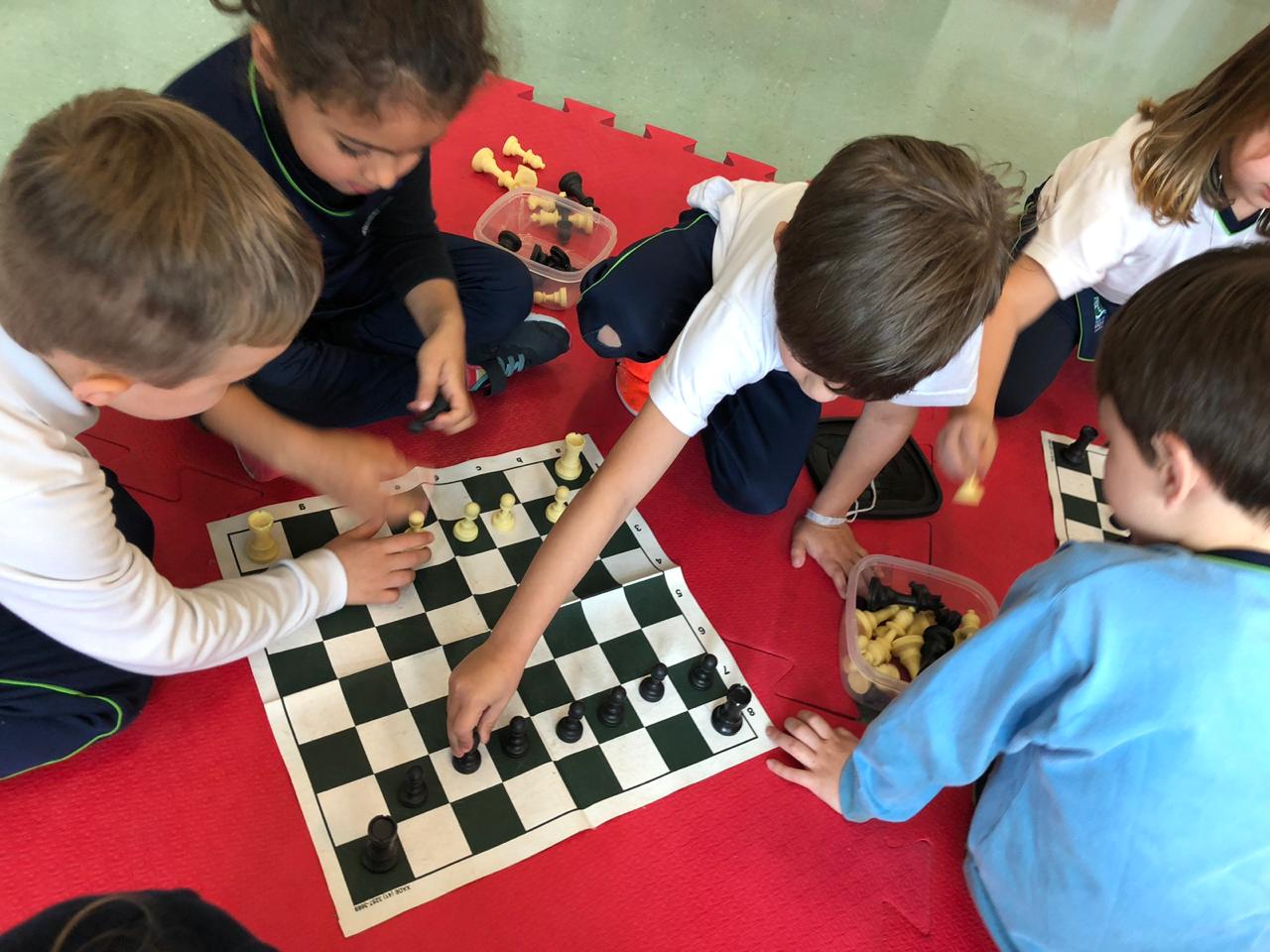Xadrez, Libras e mais inglês para a Educação Infantil
