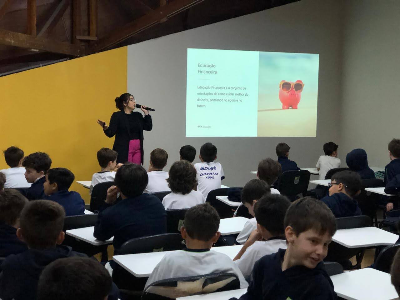 PENSANDO NO FUTURO! Unidade Bosque Recebe Palestra sobre Educação Financeira para Alunos do Ensino Fundamental e Médio