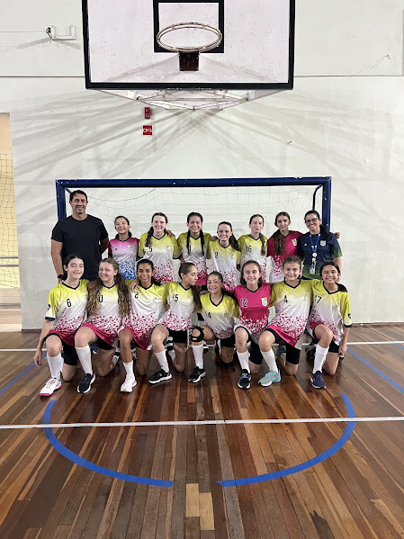 TIME DE HANDEBOL FEMININO CONQUISTA PÓDIO NO JEPs