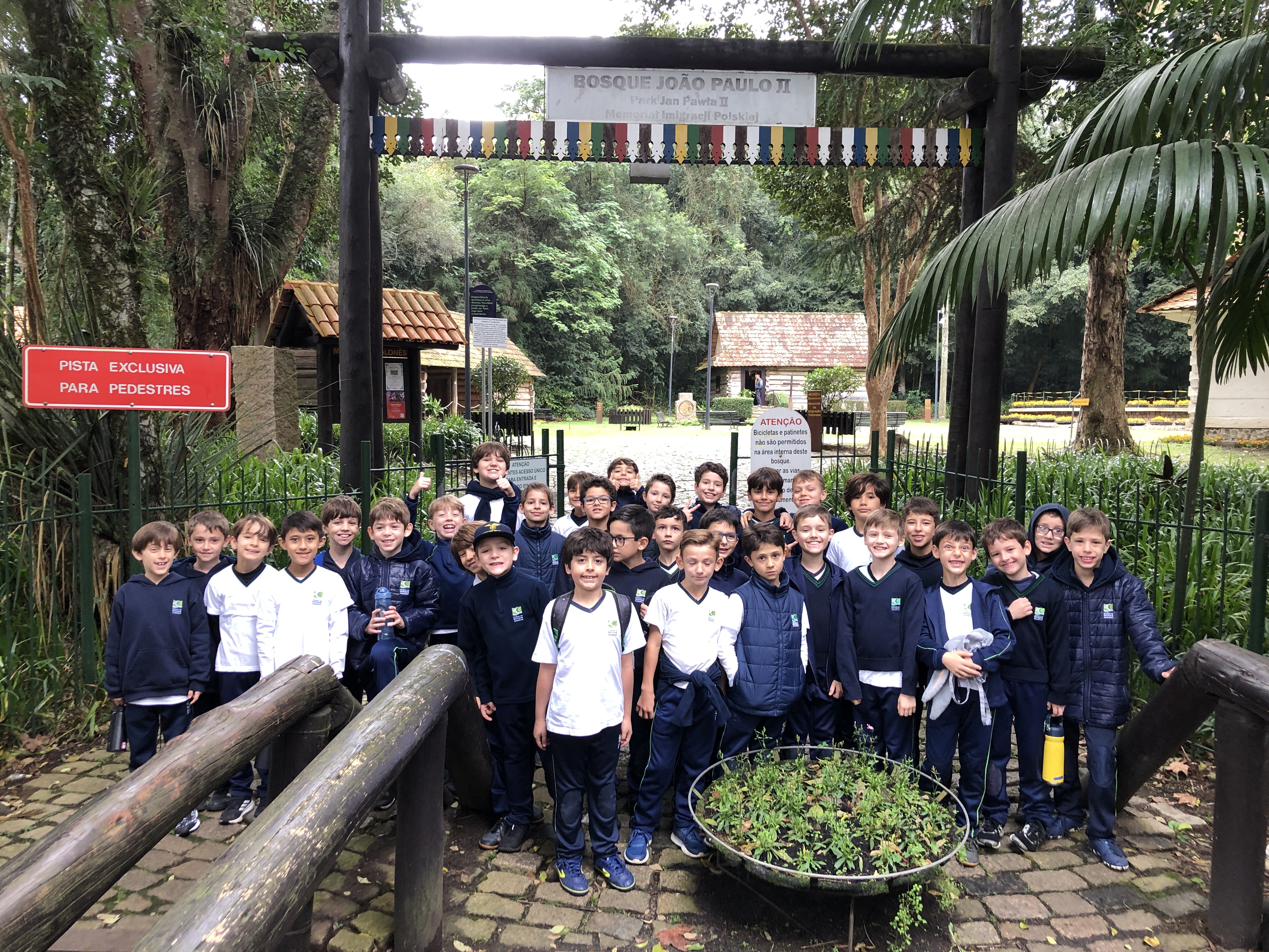 Saída pedagógica leva alunos do 3º ano ao Bosque do Papa e MON